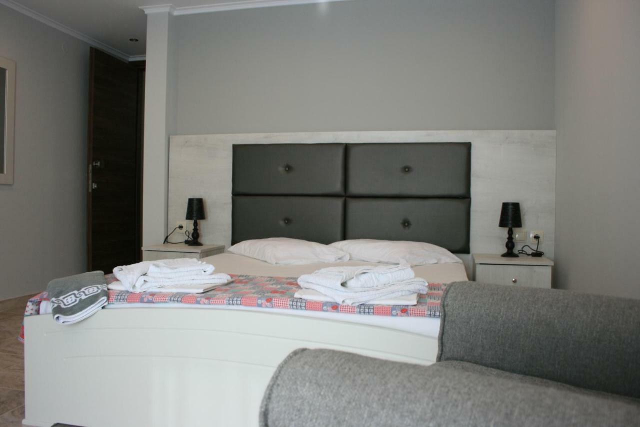Rea Hotel Paralía Eksteriør billede